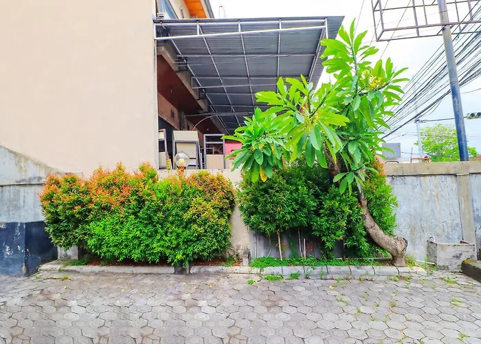 Oyo 91608 Gatsu Indah Hotel 2*