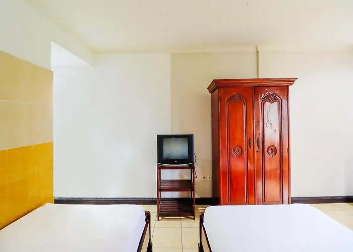 Oyo 91608 Gatsu Indah Hotel 2*